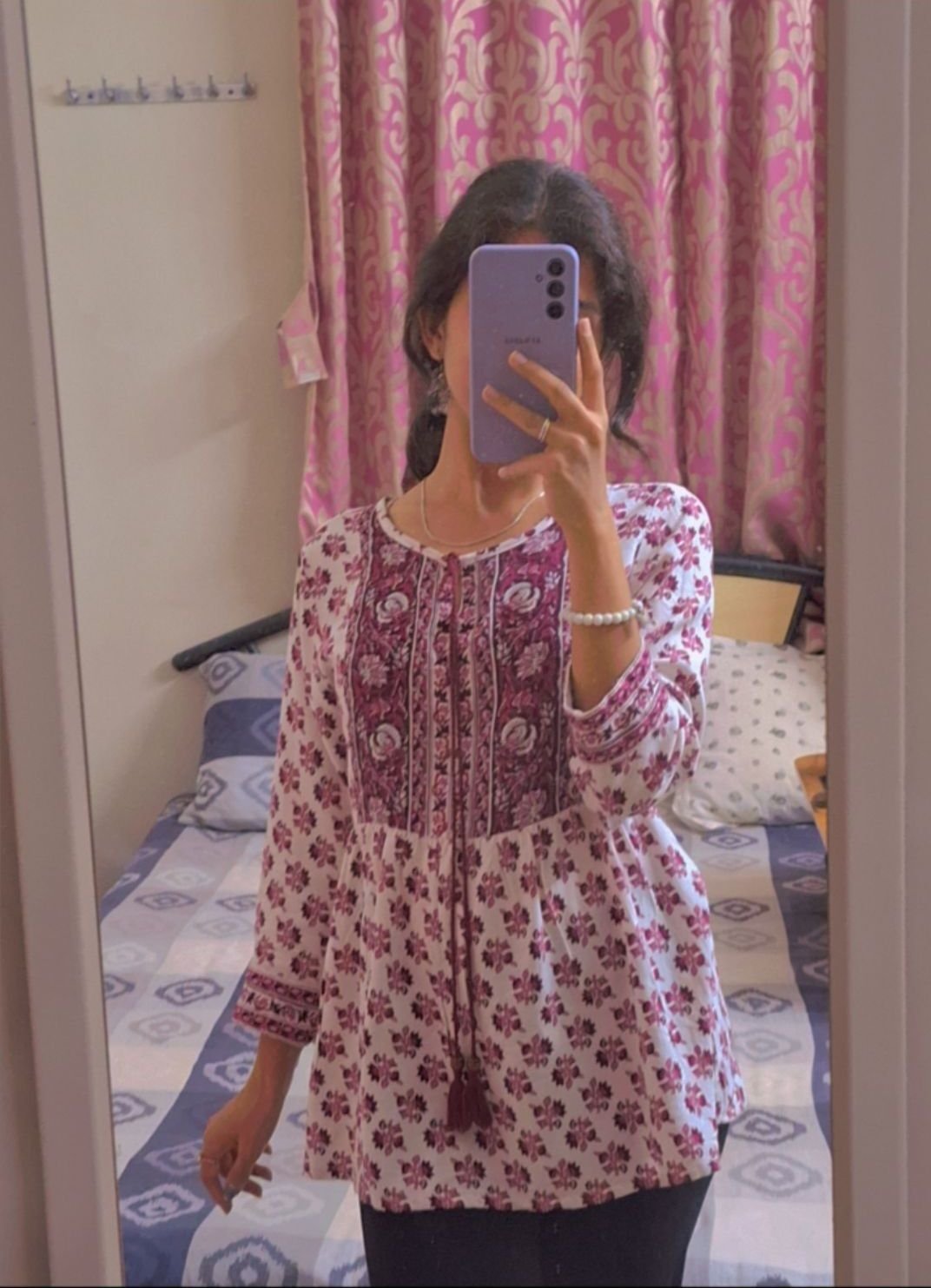 Stylish girl pic hiding face (12)