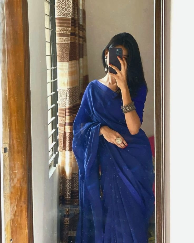 Stylish girl pic hiding face (28)