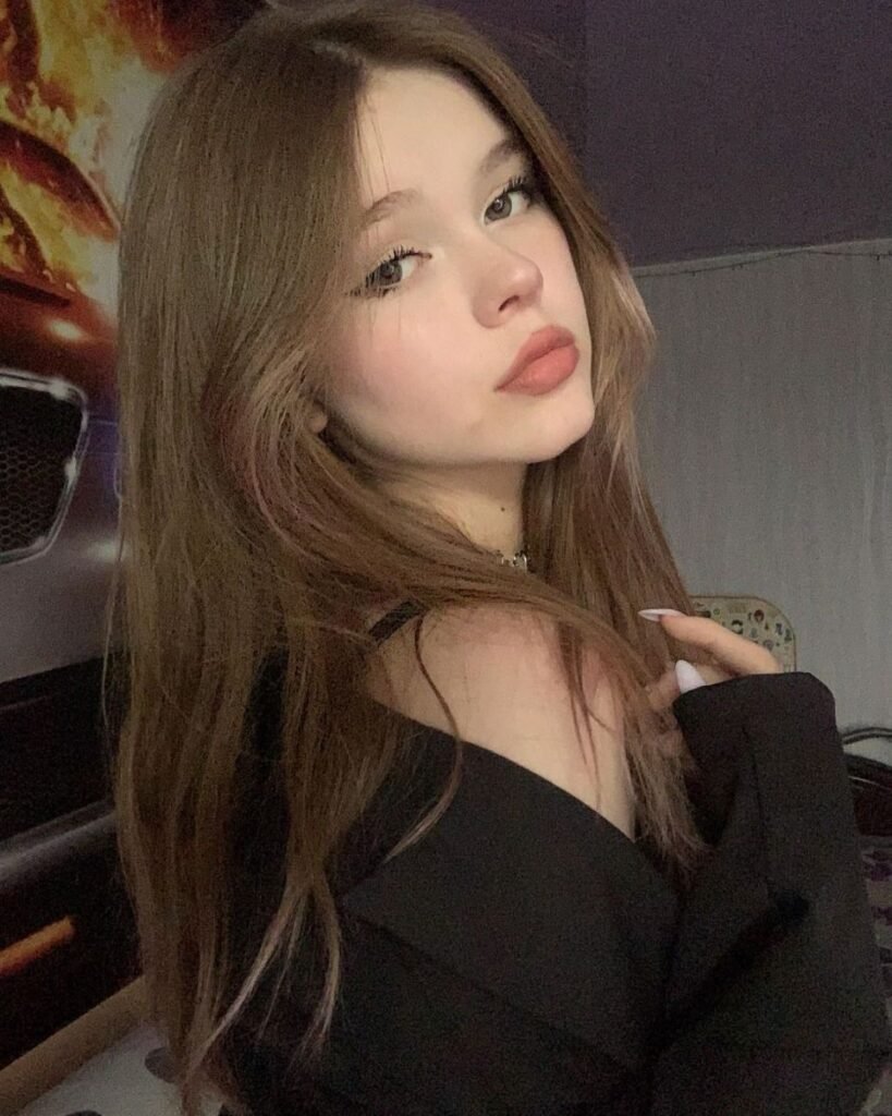 cute girl pic (2)