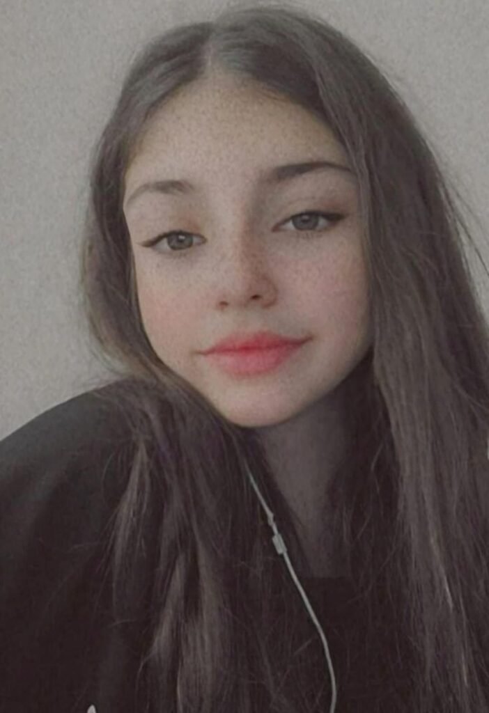 cute girl pic (21)