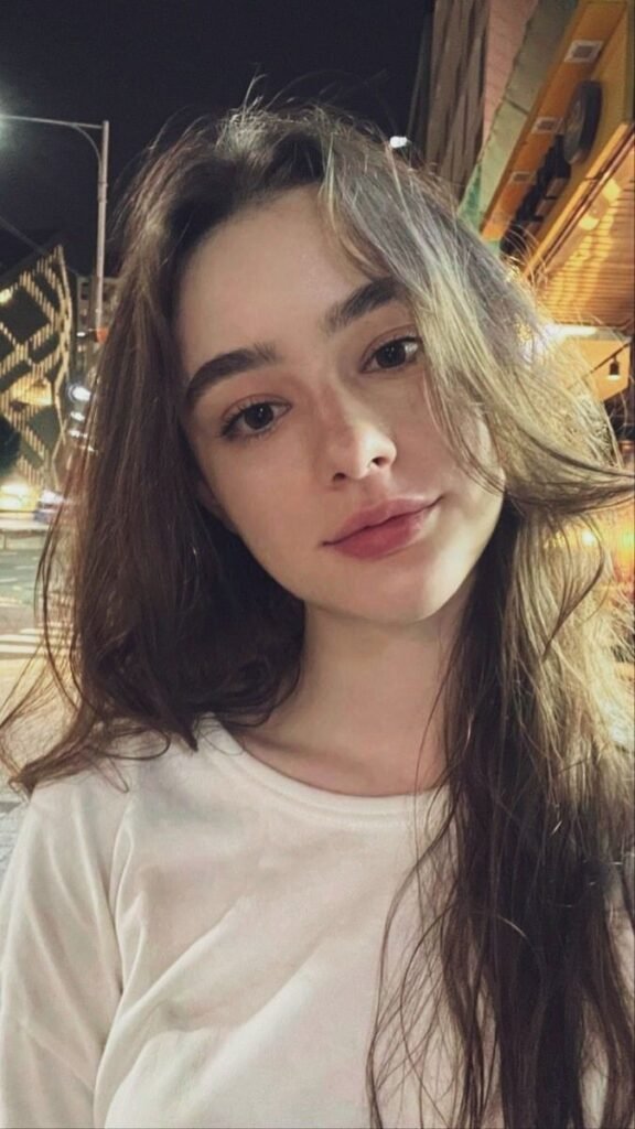 cute girl pic (28)