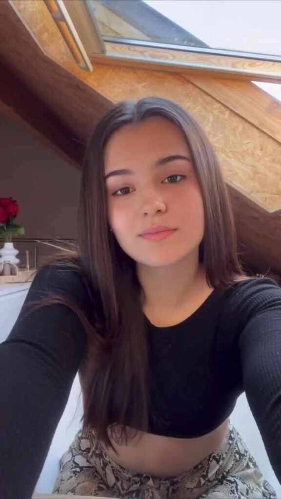 cute girl pic (3)