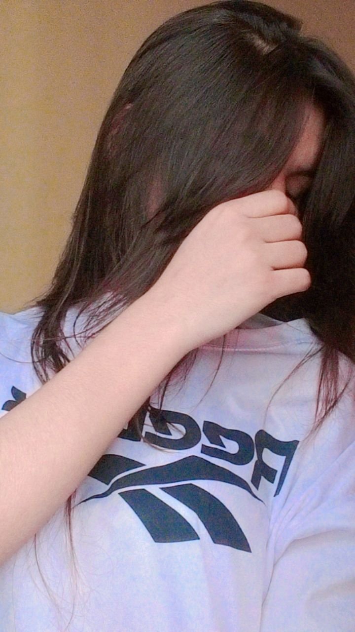 hide face girl pic (6)